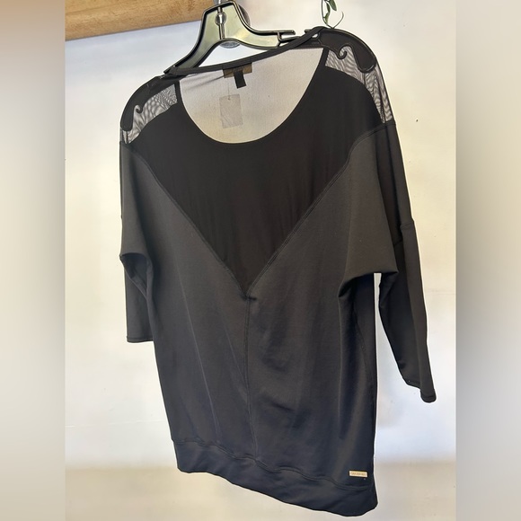 Mesh-Back Alala Top Size XS - Picture 2 of 2